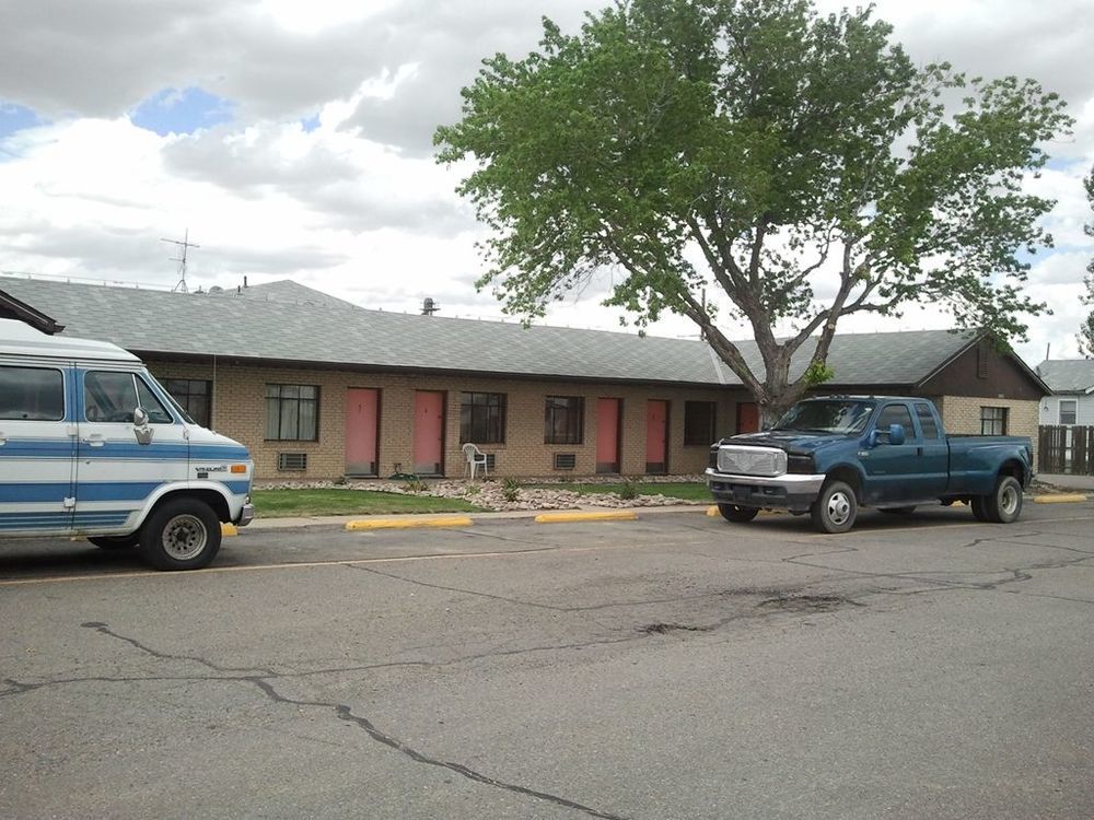 Country Manor Motel Watkins Extérieur photo